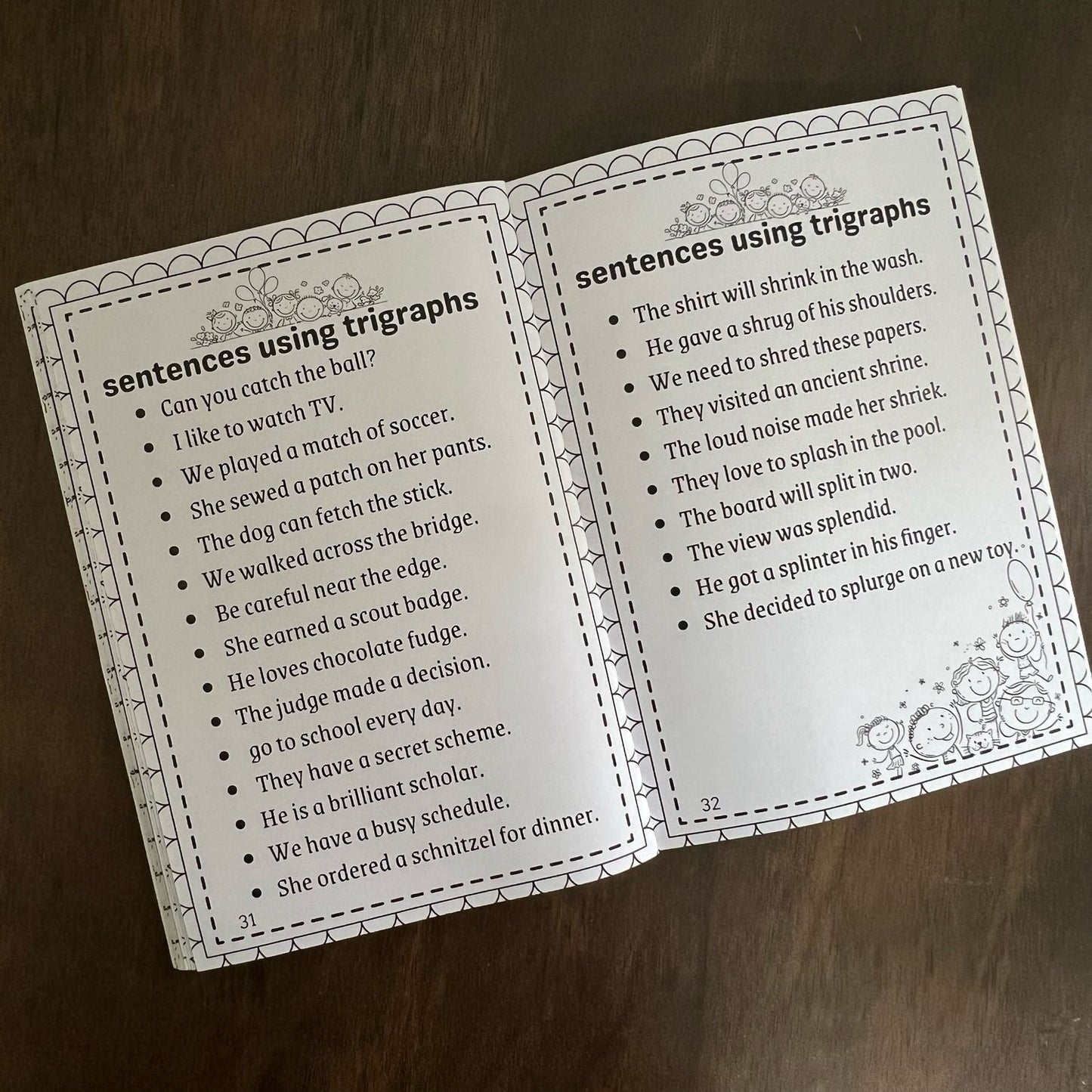 Phonics Funhouse - A Reading book to master phonics .Suitable for 3-6 years